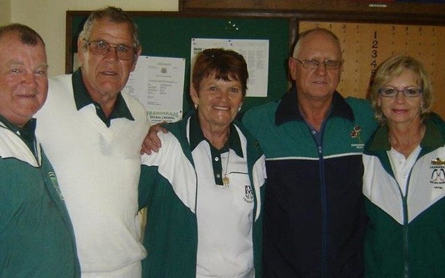 Johan Fick, Tommie van Niekerk, Marie Pretorius, President van RSE Gert Visser en Jane de Villiers